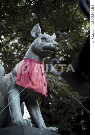 東京 豊川稲荷の狐像 東京 豊川稲荷の狐像 120380168