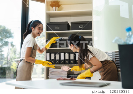 Online cleaning service, Office cleaning service clean, Professional Housekeeping. Online cleaning service, Office cleaning service clean, Professional Housekeeping. 120380552