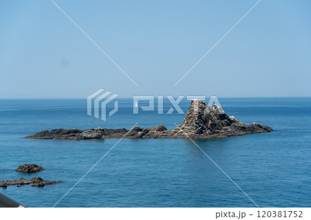 おたる水族館から見えるトド岩 120381752