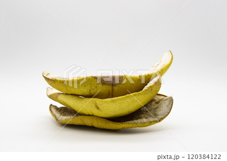 A dry peels from the fruit pomelo isolated in the white background 120384122