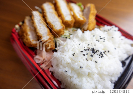 とんかつ弁当 120384812