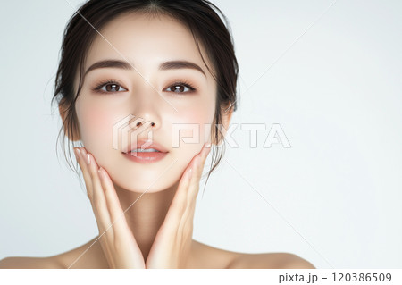 ナチュラルメイクの笑顔がかわいい日本人の女性の美容イメージ 120386509