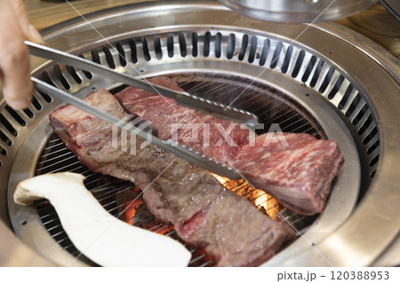 Korean bbq. Grilled beef ribs 120388953