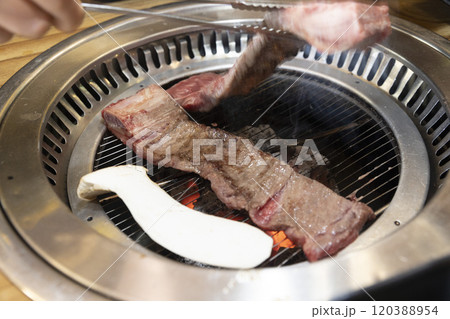 Korean bbq. Grilled beef ribs 120388954