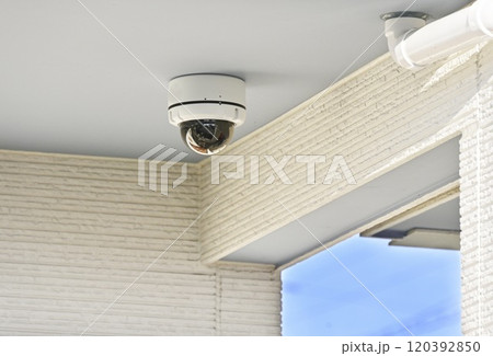 住宅、マンションの監視カメラ。防犯イメージ 120392850