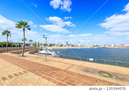 堺市、堺旧港の親水プロムナード 堺市、堺旧港の親水プロムナード 120394076