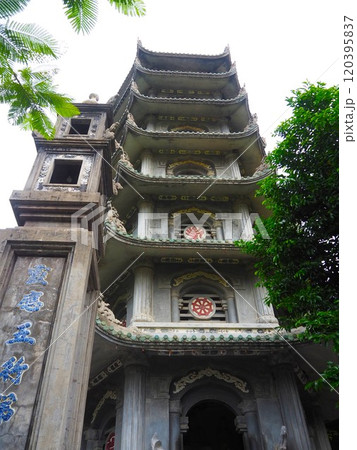 ベトナム・ダナンのパワースポット「五行山(マーブルマウンテン)」 ベトナム・ダナンのパワースポット「五行山(マーブルマウンテン)」 120395837