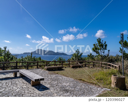 沖縄県 慶良間諸島の阿嘉島にある天城展望台 120396027