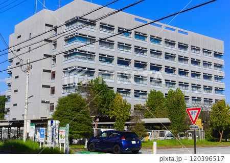 埼玉県三郷市三郷市役所周辺2024年11月 120396517