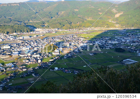 伐株山から見る玖珠町  120396534