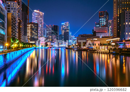 大阪の水辺の夜景　堂島大橋 120396682