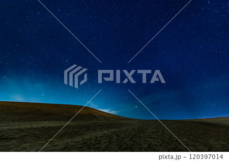 鳥取砂丘の夜景 120397014