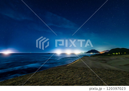 鳥取砂丘の夜景 120397023