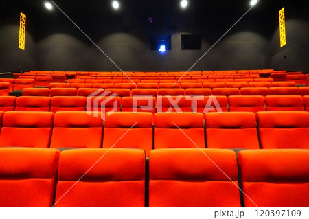 映画館・シアターのシート　劇場の座席 120397109