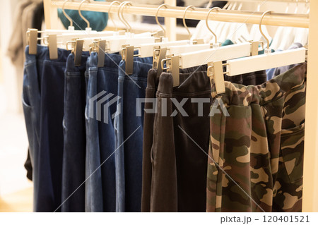 アパレル　商品棚 120401521