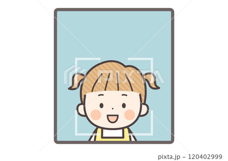 顔認証をする小さな女の子 120402999