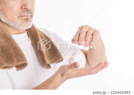 ミドル男性の美容イメージ 120403981