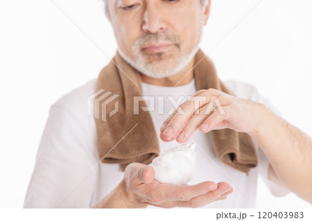 ミドル男性の美容イメージ 120403983