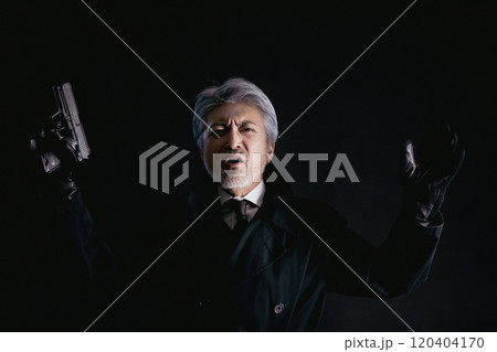 降参する犯人 120404170