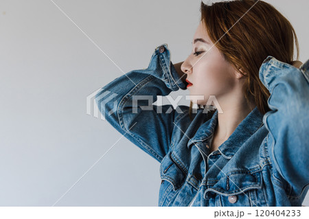 個性的な女性 個性的な女性 120404233
