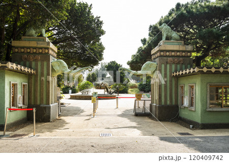 The old gate of Hsinchu Zoo, established in the Japanese colonial, the zoo is the oldest in Taiwan. 120409742