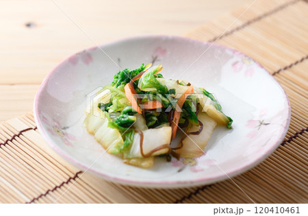 自宅で簡単♪ 白菜と塩昆布の浅漬け 自宅で簡単♪ 白菜と塩昆布の浅漬け 120410461