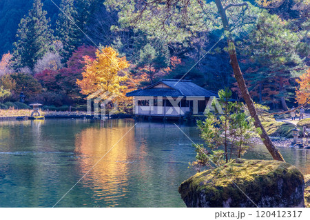 秋の古峰神社境内 秋の古峰神社境内 120412317