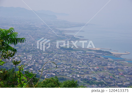 愛媛県四国中央市　具定展望台から寒川町・土居町方面を望む 120413375