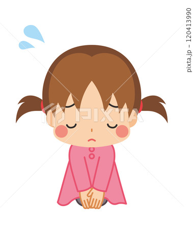 正座して謝罪する可愛い小さな女の子のイラスト　全身　白背景　ベクター 120413990