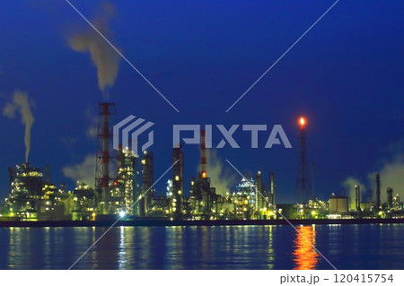 臨海工場の夜景（大分市） 120415754