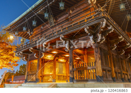 夜の石切劔箭神社(石切神社) 絵馬殿 夜の石切劔箭神社(石切神社) 絵馬殿 120416863
