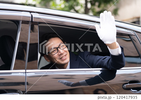 選挙カー お手振り 政治家 選挙カー お手振り 政治家 120417935