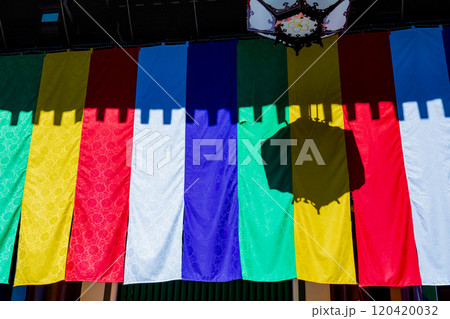 京都市 智積院 仏教寺院の五色幕 京都市 智積院 仏教寺院の五色幕 120420032