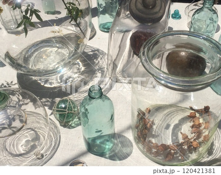 涼しげなガラスの器の集合 涼しげなガラスの器の集合 120421381