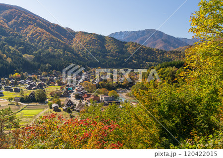 《岐阜県》秋の白川郷・紅葉の合掌造り集落 《岐阜県》秋の白川郷・紅葉の合掌造り集落 120422015