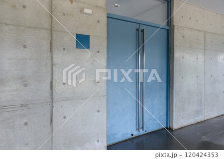 多目的ホールのエントランス、会議室の出入口のドア 多目的ホールのエントランス、会議室の出入口のドア 120424353