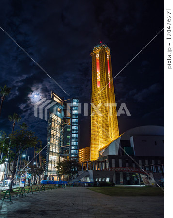 ライトアップされる海峡ゆめタワーと海峡メッセ ライトアップされる海峡ゆめタワーと海峡メッセ 120426271