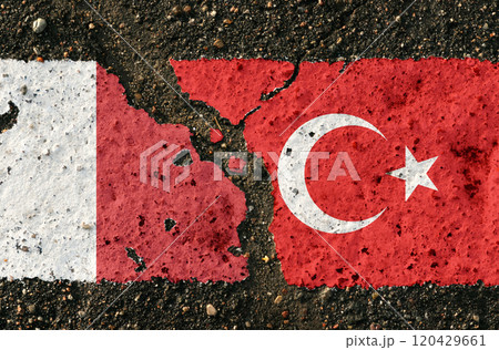 On the pavement are images of the flags of Malta and Turkey, as a symbol of confrontation. 120429661