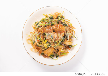 豆苗と豆もやしの豚キムチ和え 豆苗と豆もやしの豚キムチ和え 120433385