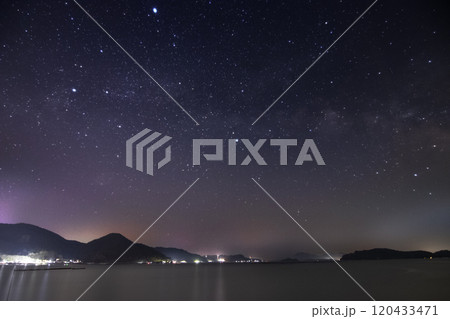 瀬戸内の春の星景 昇るさそり座と夏の大三角 瀬戸内の春の星景 昇るさそり座と夏の大三角 120433471