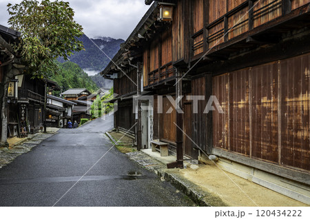 妻籠宿　寺下の町並み　長野県南木曽町 120434222