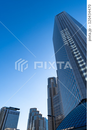新宿副都心 議事堂通りの高層ビル群 2024.11　b-1 120434470