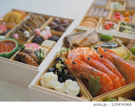 お節料理(三段重・和風) 120434966