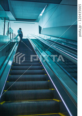 エスカレーター エスカレーター 120435665