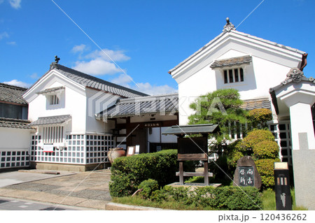 兵庫県丹波篠山市にある河原町妻入商家群 120436262