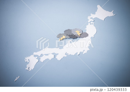 列をなす積乱雲・線状降水帯イメージ 列をなす積乱雲・線状降水帯イメージ 120439333