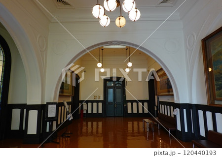 横浜市開港記念会館 120440193