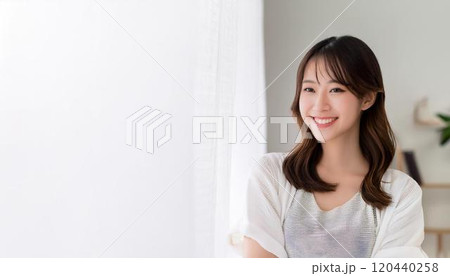 可愛くてセクシーな若い女性のポートレート。 120440258