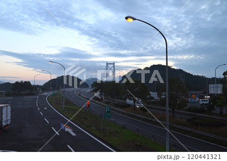 しまなみ街道と朝日の風景 しまなみ街道と朝日の風景 120441321