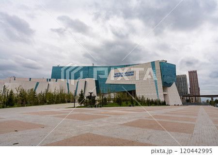 カザフスタンのアスタナにあるカザフスタン国立博物館 カザフスタンのアスタナにあるカザフスタン国立博物館 120442995